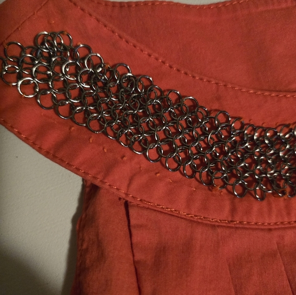 Elegant Red Sleeveless Dress - Picture 6 of 6